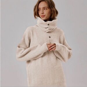 NWOT Nap Raccoon-Wool Yarn Funnel Sweater Cream Size Small